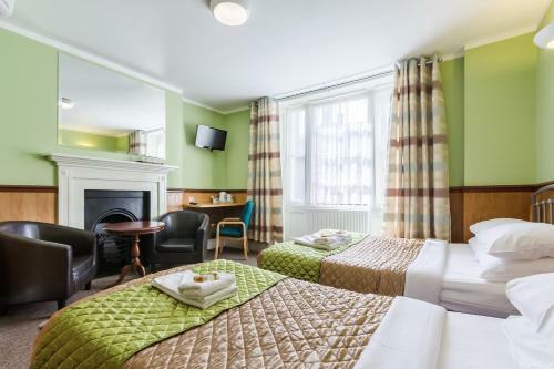 Hostal Gower House Hotel