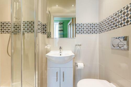 Hostal Gower House Hotel