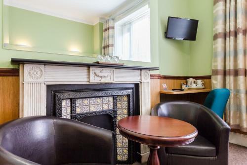 Hostal Gower House Hotel