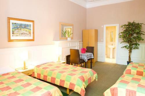 Hostal Curzon House Hotel