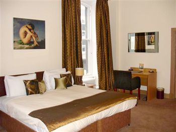 Soprano St Magnus Court Hotel