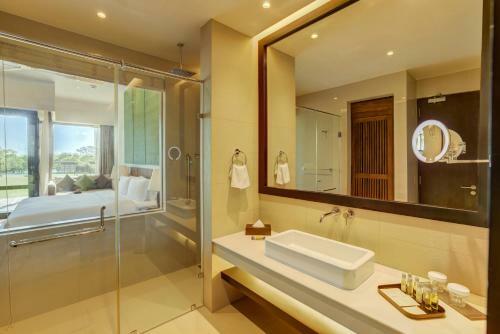 Hotel Doubletree By Hilton Weerawila Rajawarna Resort