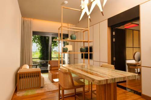 Hotel Doubletree By Hilton Weerawila Rajawarna Resort
