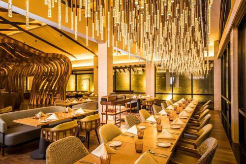 Hotel Doubletree By Hilton Weerawila Rajawarna Resort