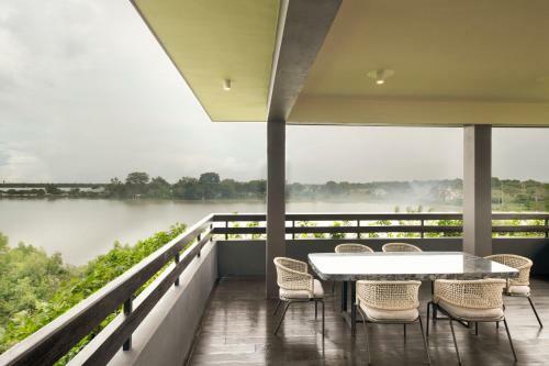 Hotel Doubletree By Hilton Weerawila Rajawarna Resort