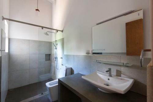 Hostal Blue Sands Beach Resort