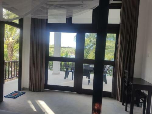 Hotel Waves Hiri