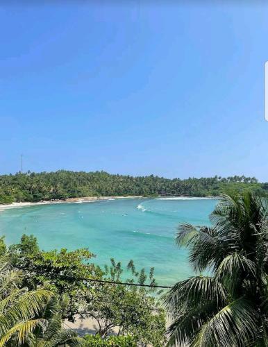 Hotel Waves Hiri
