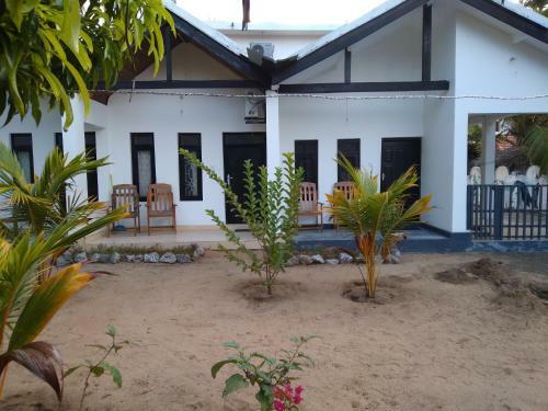 Hostal Sam's Hut Arugambay