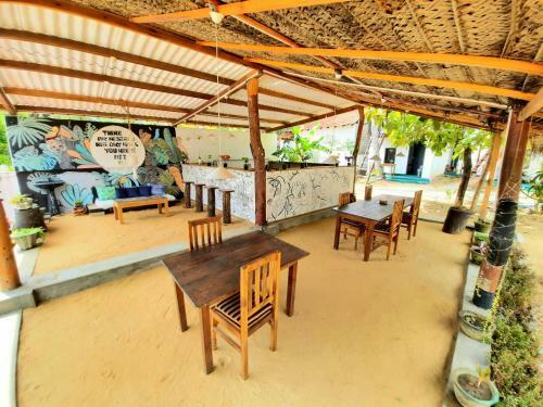 Hostal Sam's Hut Arugambay