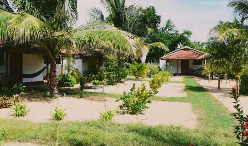 Hotel Prime Surfers Bungalow
