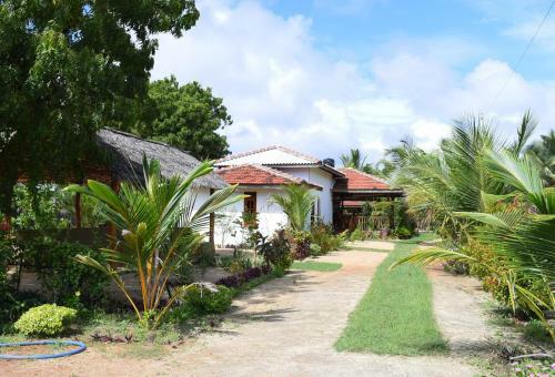 Hotel Prime Surfers Bungalow