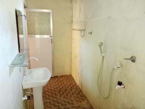 Hostal River Garden Arugambay