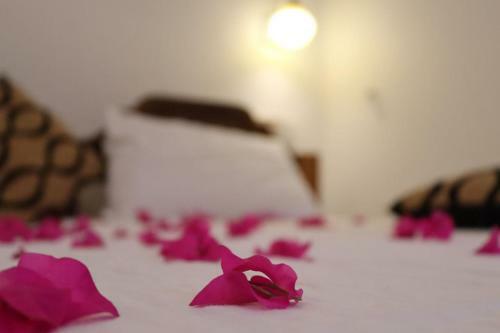 Sandy Bay Hotel Arugambay