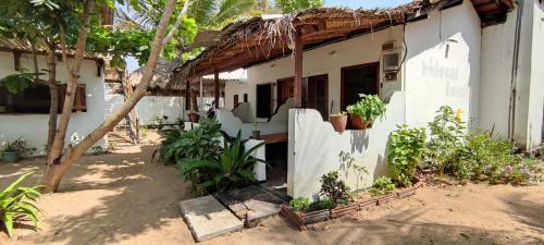 Hostal Sun Waves