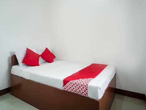 Vaccinated Staff - Oyo 615 Cvp Hotel