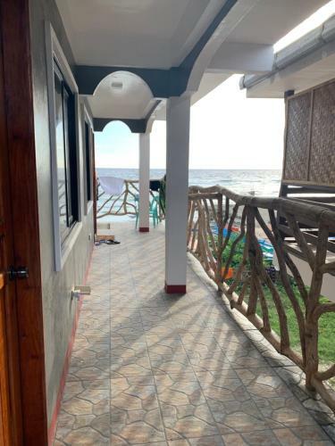 Apartamento Kobe's Beachfront Haven