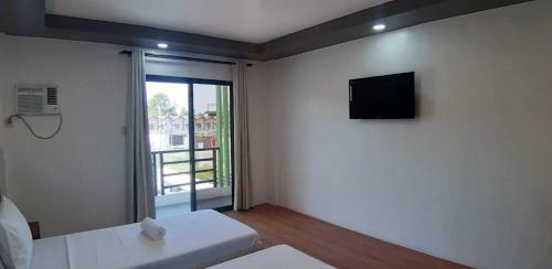 Reddoorz Plus @ Casareal Hotel