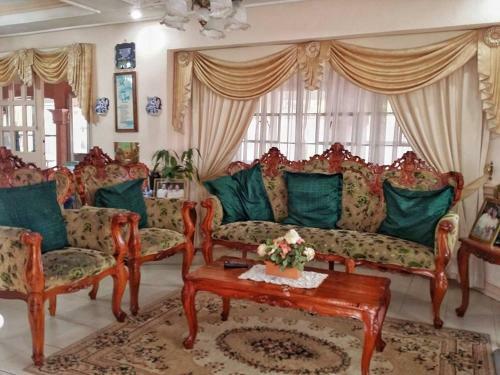 Tagaytay Budget Transient/ Staycation Home
