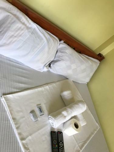 Hotel Jhunlyn Room Rental