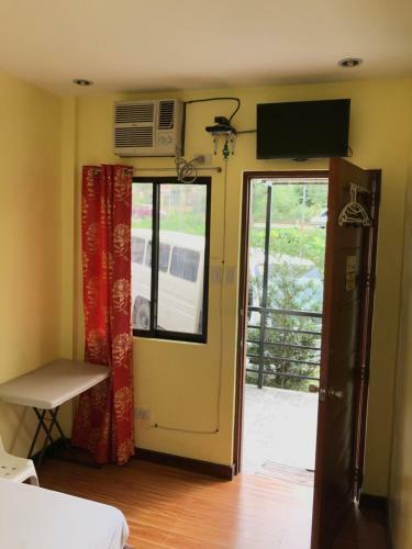 Hotel Jhunlyn Room Rental