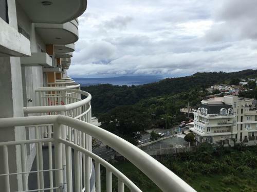 Hotel Tagaytay Condo With Vaccinated Staff