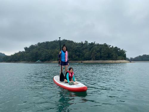 ???? ???????? Sun Moon Lake Rainbow Sup Hostel