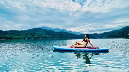 ???? ???????? Sun Moon Lake Rainbow Sup Hostel