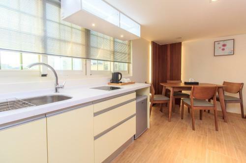 Hotel Qing Ping Jn Humanities Hall