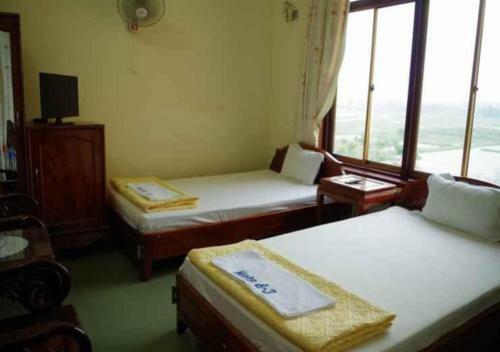 8-3 Hotel
