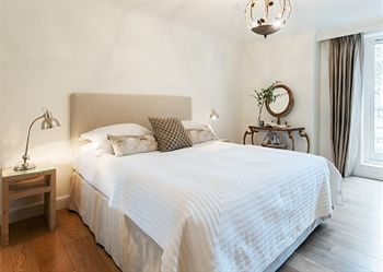 Europa House Apartments