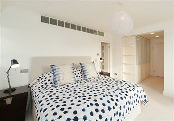Europa House Apartments