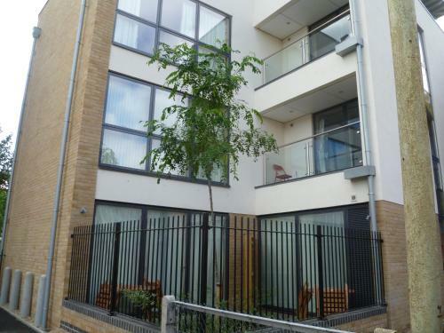 Your Space Apartments - Byron House Studio