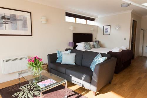 Your Space Apartments - Byron House Studio