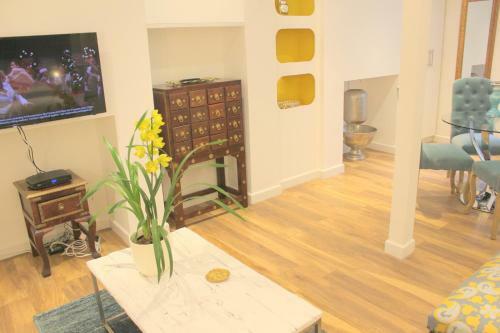 Regency House Apartments