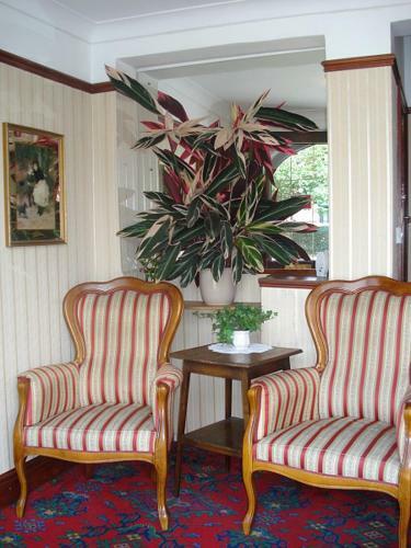 Hostal Bridge Guest House