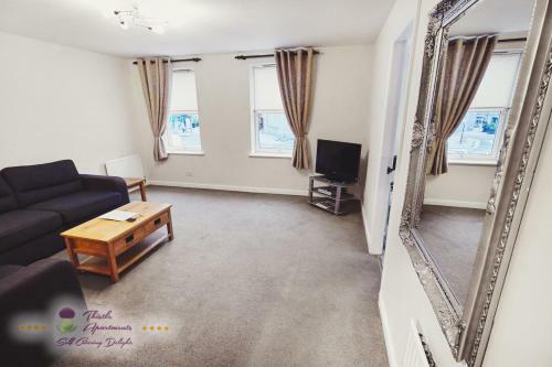 Thistle Apartments - Berry Apartment