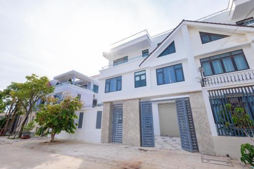 Luxury Pool Villa 8rooms , Bida, H? B?i, G?n Bi?n- Palm Villa 10