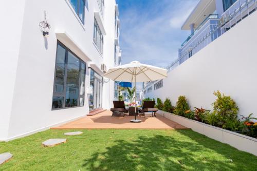 Luxury Pool Villa 8rooms , Bida, H? B?i, G?n Bi?n- Palm Villa 10