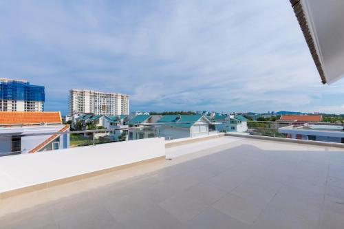 Luxury Pool Villa 8rooms , Bida, H? B?i, G?n Bi?n- Palm Villa 10