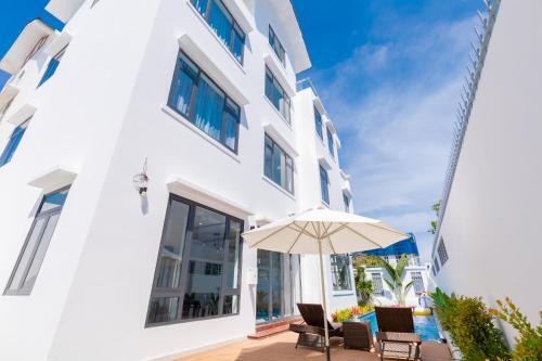 Luxury Pool Villa 8rooms , Bida, H? B?i, G?n Bi?n- Palm Villa 10