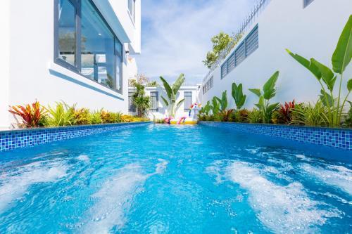Luxury Pool Villa 8rooms , Bida, H? B?i, G?n Bi?n- Palm Villa 10