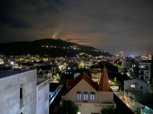 Apartamento C?n H? Vi?t H�ng View Bi?n, View N�i