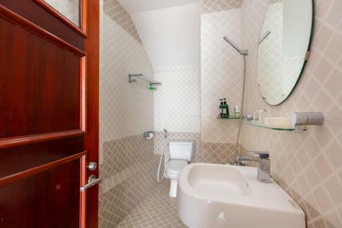Beachfront Palm Villa 21 Bi?t Th? Tr�n B�i Bi?n