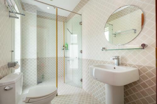 Beachfront Palm Villa 21 Bi?t Th? Tr�n B�i Bi?n