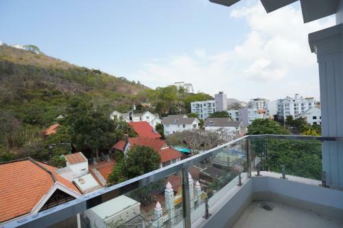 Coca Hotel & Apartment