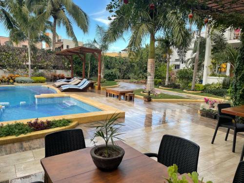 Hotel Coco Mar Suites