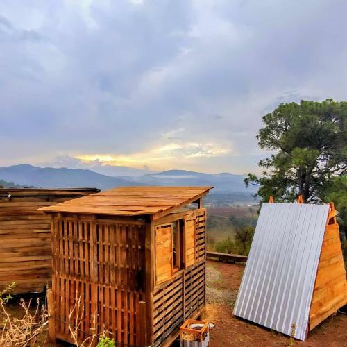 Glamping Ukuleleria