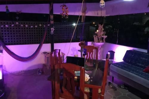 Hostal Casa Chuparrosa House