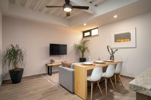 Best Location - New, Upscale, Modern Comfort 5 Bedrooms